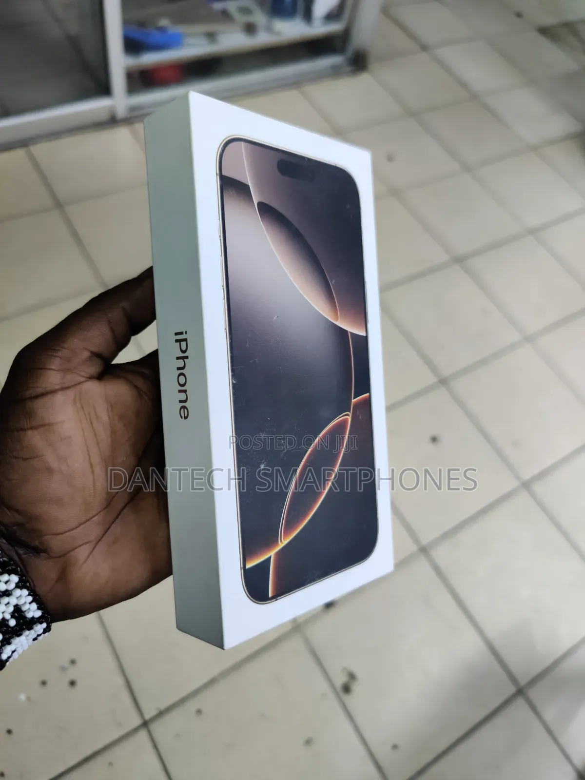 New Apple iPhone 16 Pro Max 256 GB Gold
