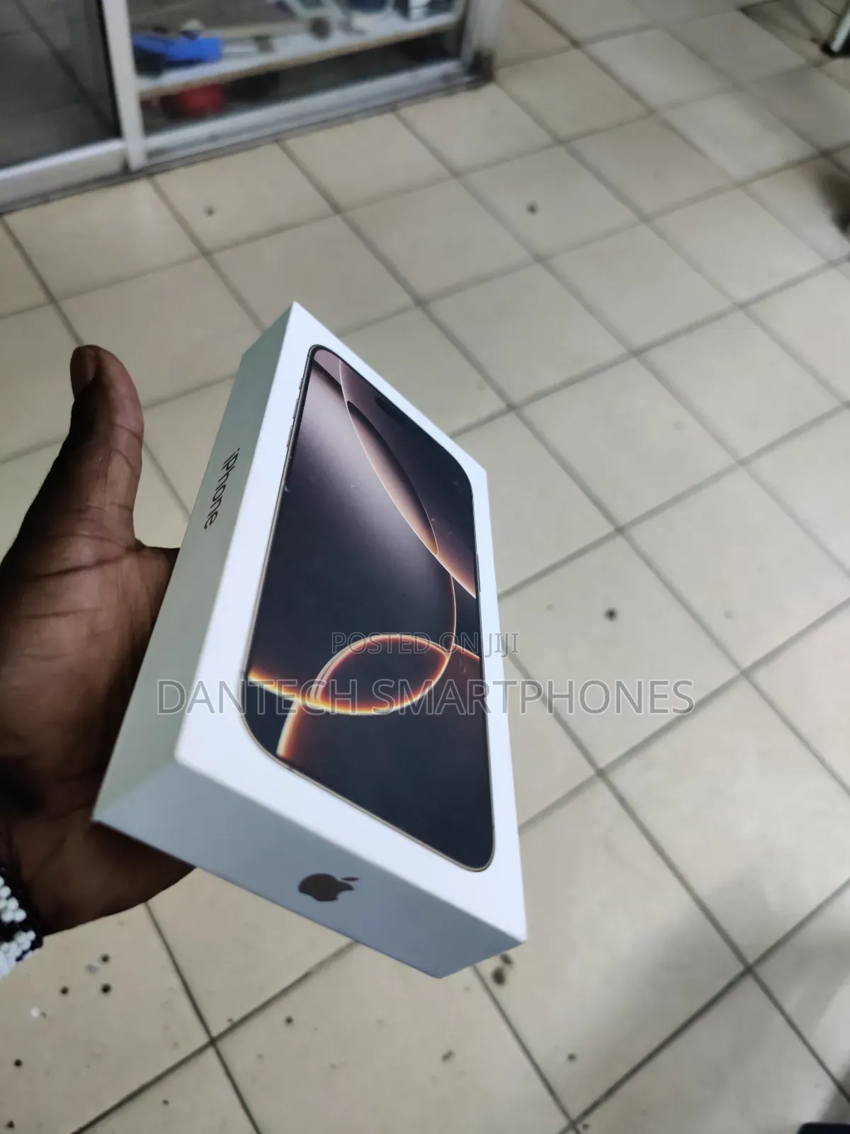 New Apple iPhone 16 Pro Max 256 GB Gold