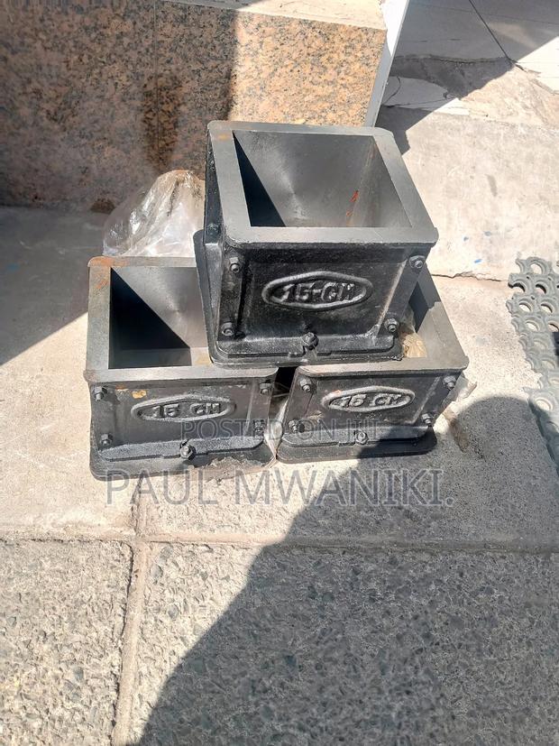 Cast Iron Cube Moulds