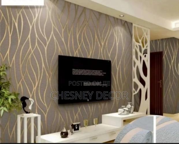 Wallpaper With Curvy Running Lines - main view