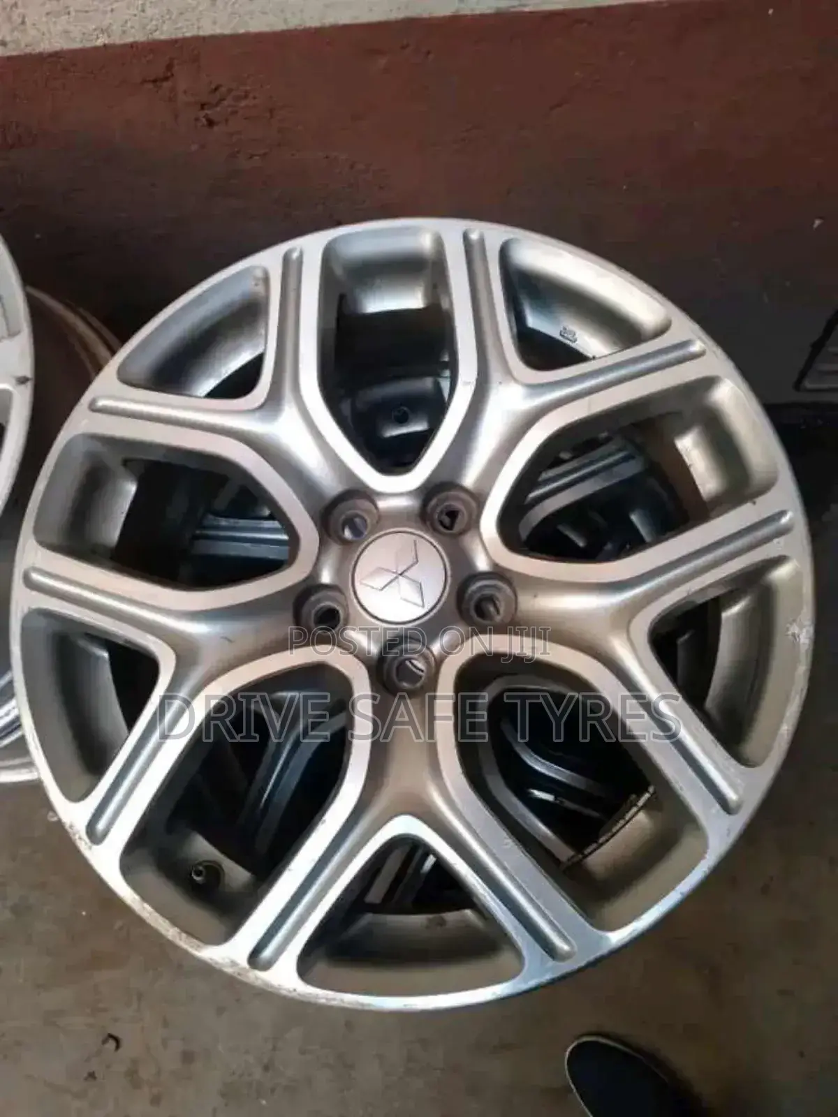 18 Inch Mitsubishi Original Rims Black Silver Set