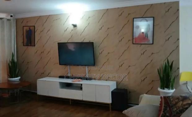 Luxurious Wallpaper With Gold Running Waves