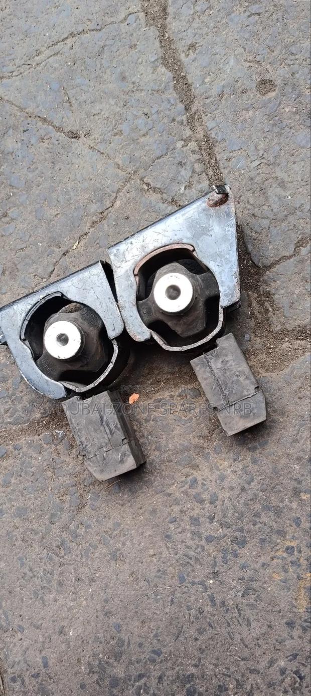 Lower Gearbox Mounts Wish, Voxy, Noah, Premio. - thumbnail 2