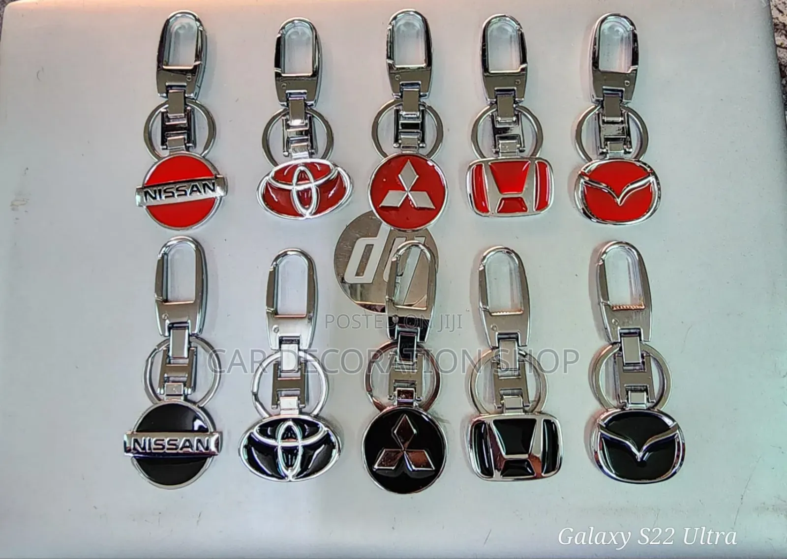 Black or Red Metallic Key Holder Chain With Car Logo