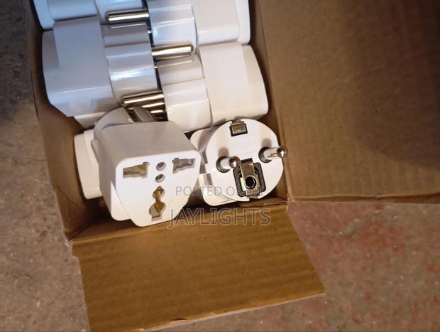 250V Converter Socket 10A EU Plug Travel Socket Universal