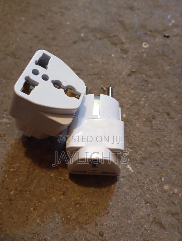 Universal Travel Adaptor Double Adapter Plug Socket - main view