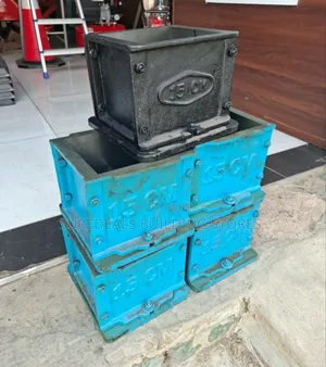 Premium Quality Cast Iron Concrete Cube Moulds.