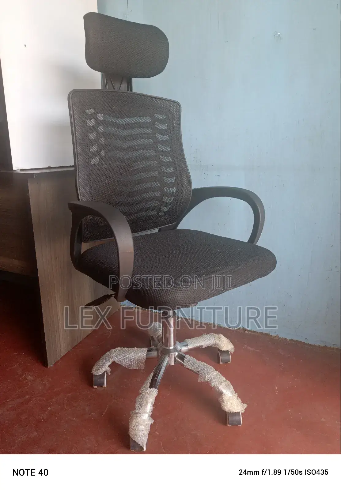 Black Headrest Office Chair