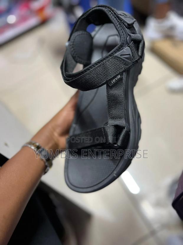 Black Open Shoe's Teva/Open-Shoes 40-45 Kes 1700