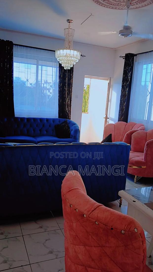 2bdrm Fancy Airbnb - thumbnail 3
