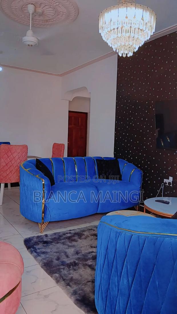2bdrm Fancy Airbnb - thumbnail 5