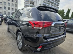 Mitsubishi Outlander 2.0 PHEV AWD 2018 Black