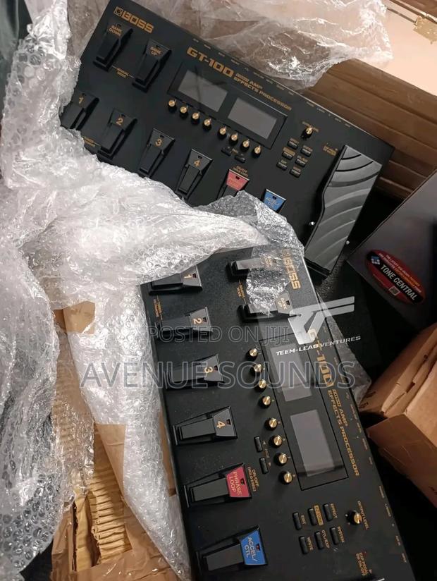 BOSS GT-100 Amp/Effects Processor