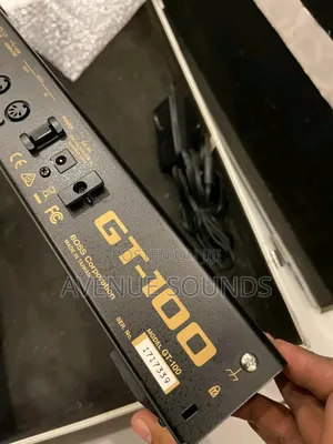 BOSS GT-100 Amp/Effects Processor