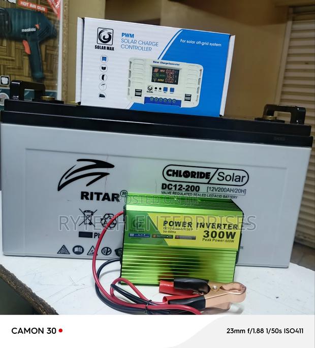 200ah Deep Cycle Battery, Inverter and Controller - main view