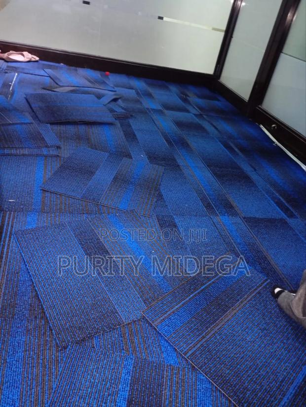 Executive Office Carpet Tiles - thumbnail 3