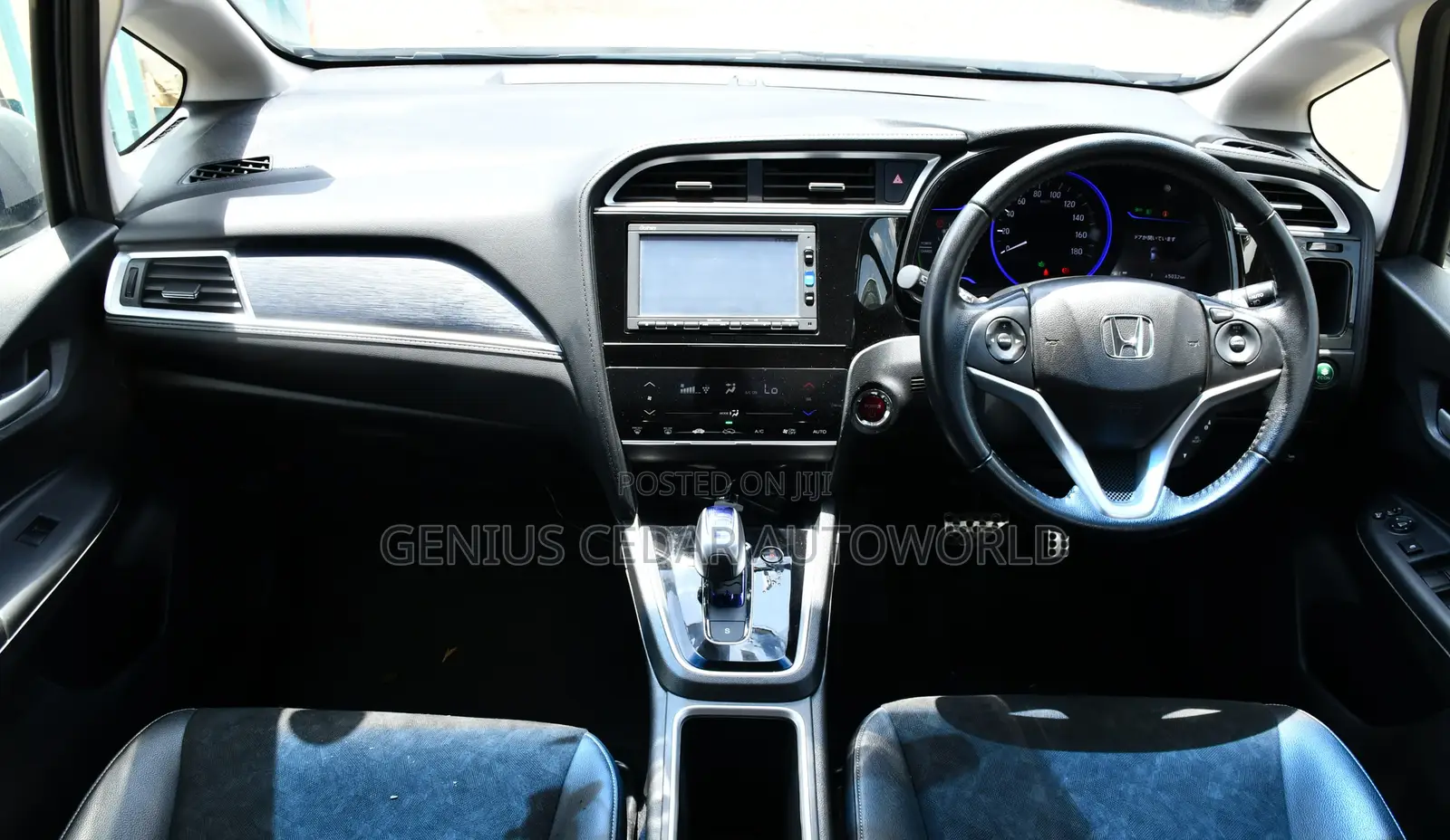 Honda Fit Shuttle 2017 Silver