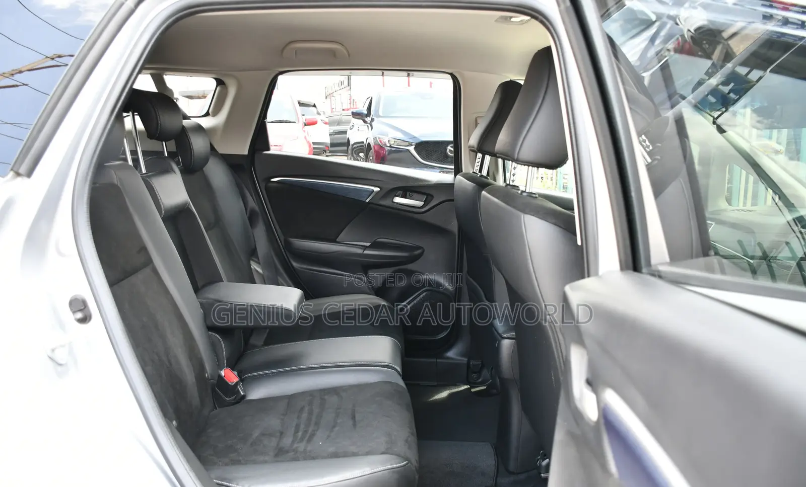 Honda Fit Shuttle 2017 Silver