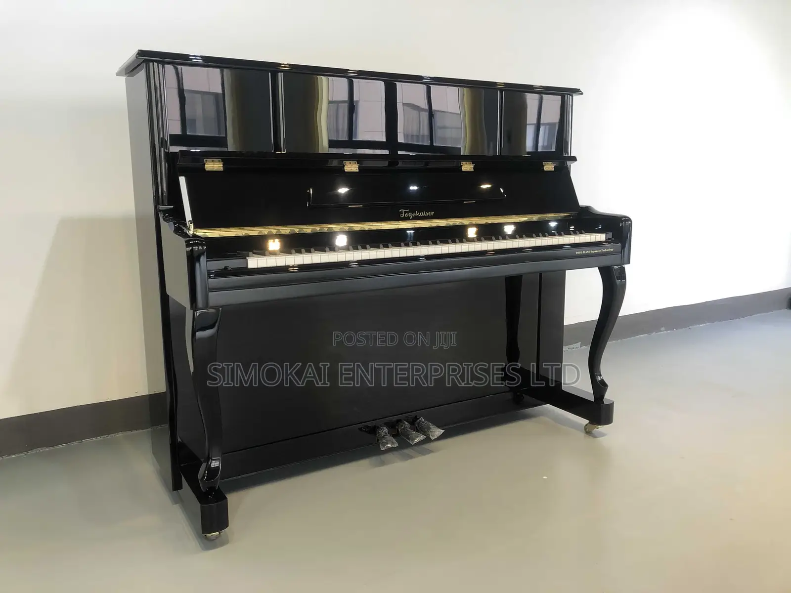 UP123B Toyokaiser Classic Series Piano Black