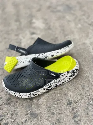 Qualoty Crocs Size 40-45