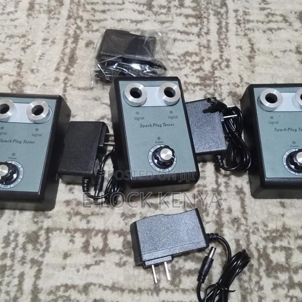 Light Weight Spark Plug Tester for Engines