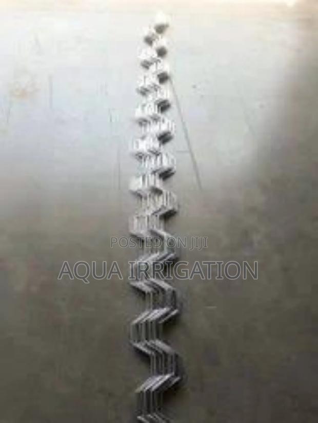 Strong Zigzag Wires for Perfect Net Installation - main view