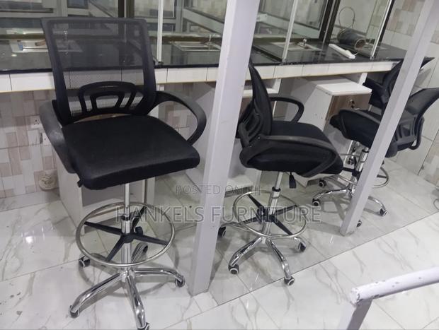 Mesh Swivel Stool - thumbnail 2