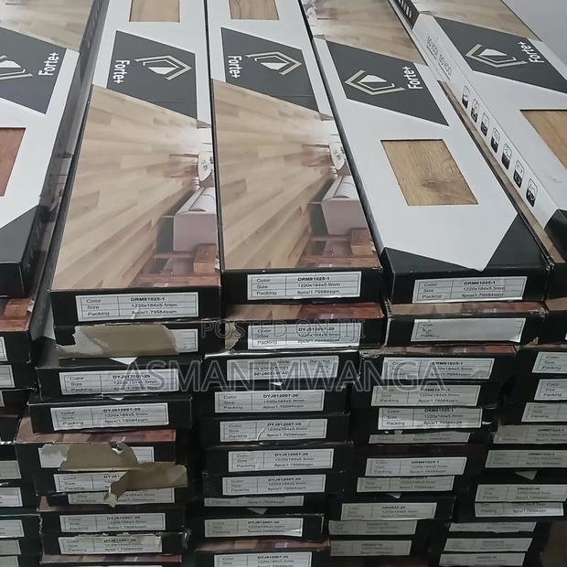 SPC Flooring Waterproof Laminate - main view