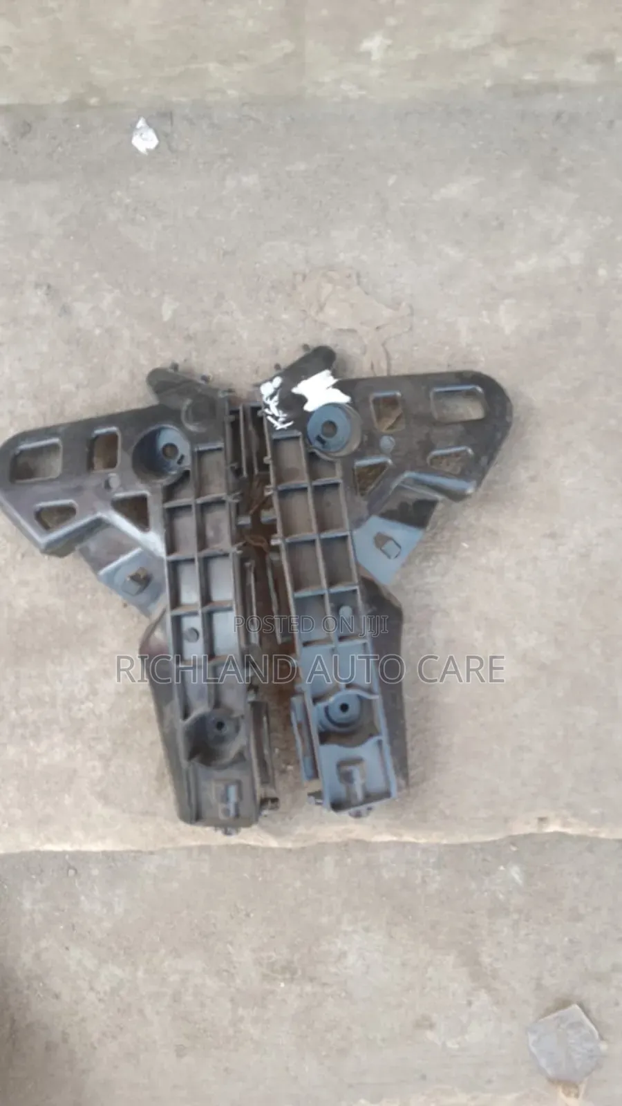 Harrier Zsu60 Bumper Bracket