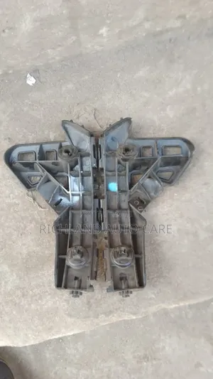Harrier Zsu60 Bumper Bracket