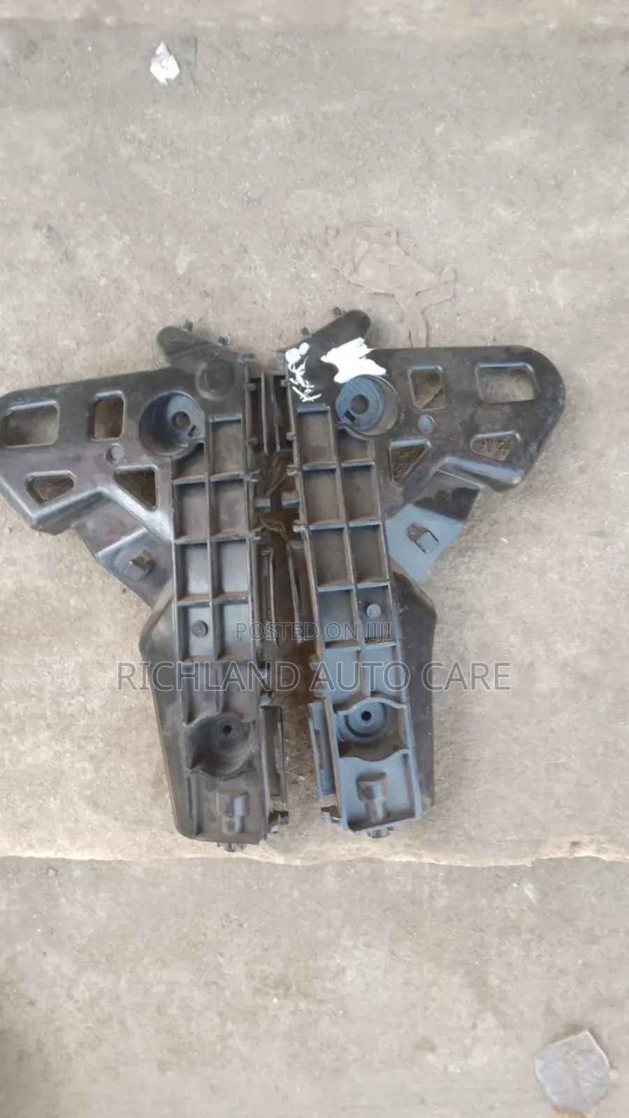 Harrier Zsu60 Bumper Bracket