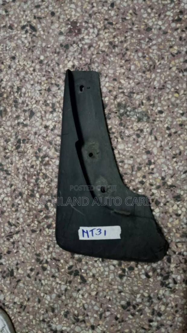 X-Trail Nt31 Rear Mudflap - thumbnail 2