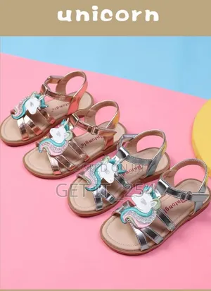 Girl's Unicorn Open Shoes 
0
Size 25
Silver