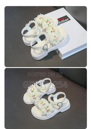 Girls Open Shoes

Size 36
Pink - thumbnail 2