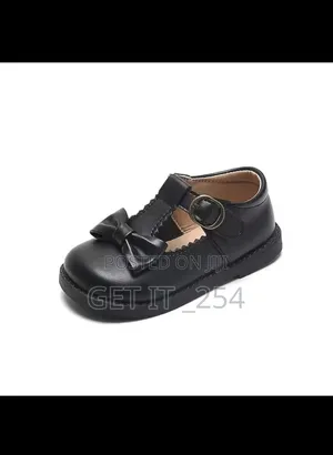 Girl's Wetlook Shoes Size 29,30,31,
Maroon