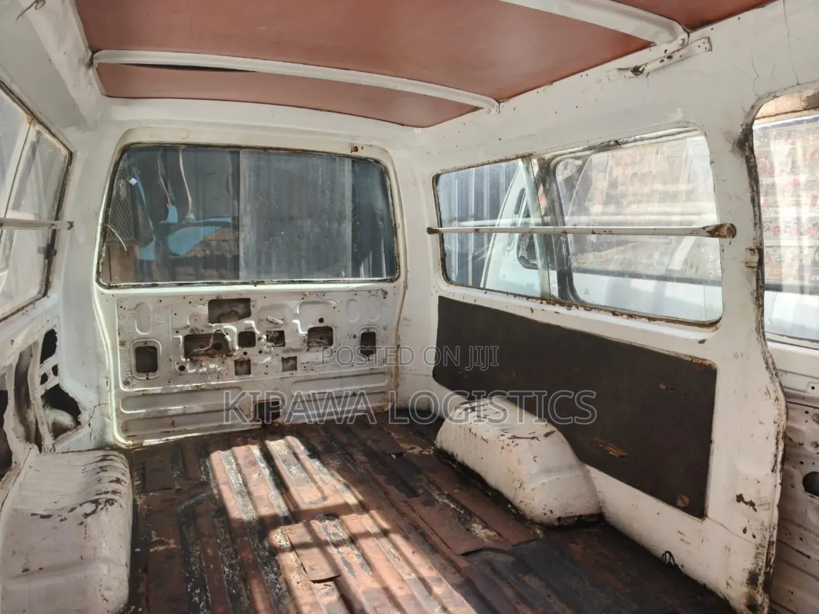Nissan Caravan (Urvan) 1999 Blue
