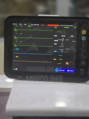 5 Parameter Patient Monitor. - thumbnail 2
