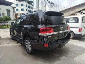 Toyota Land Cruiser 4.6 V8 ZX 2018 Black