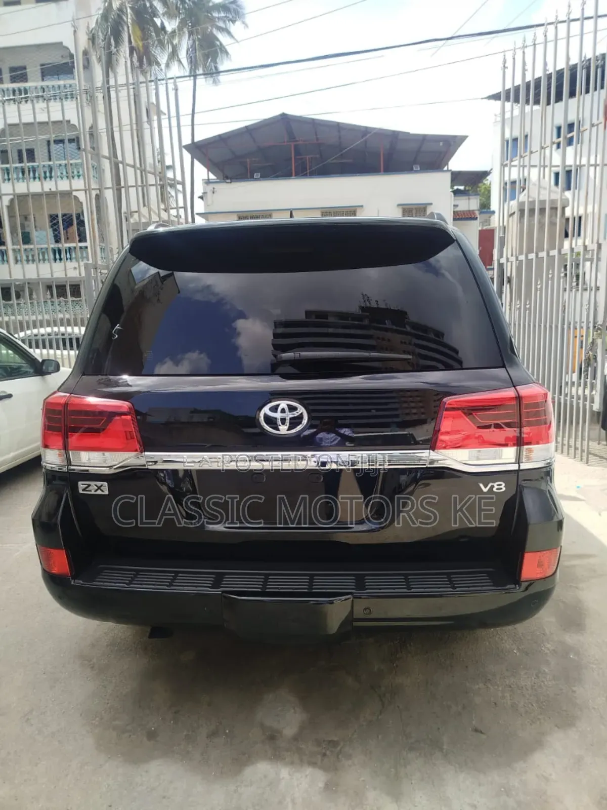 Toyota Land Cruiser 4.6 V8 ZX 2018 Black