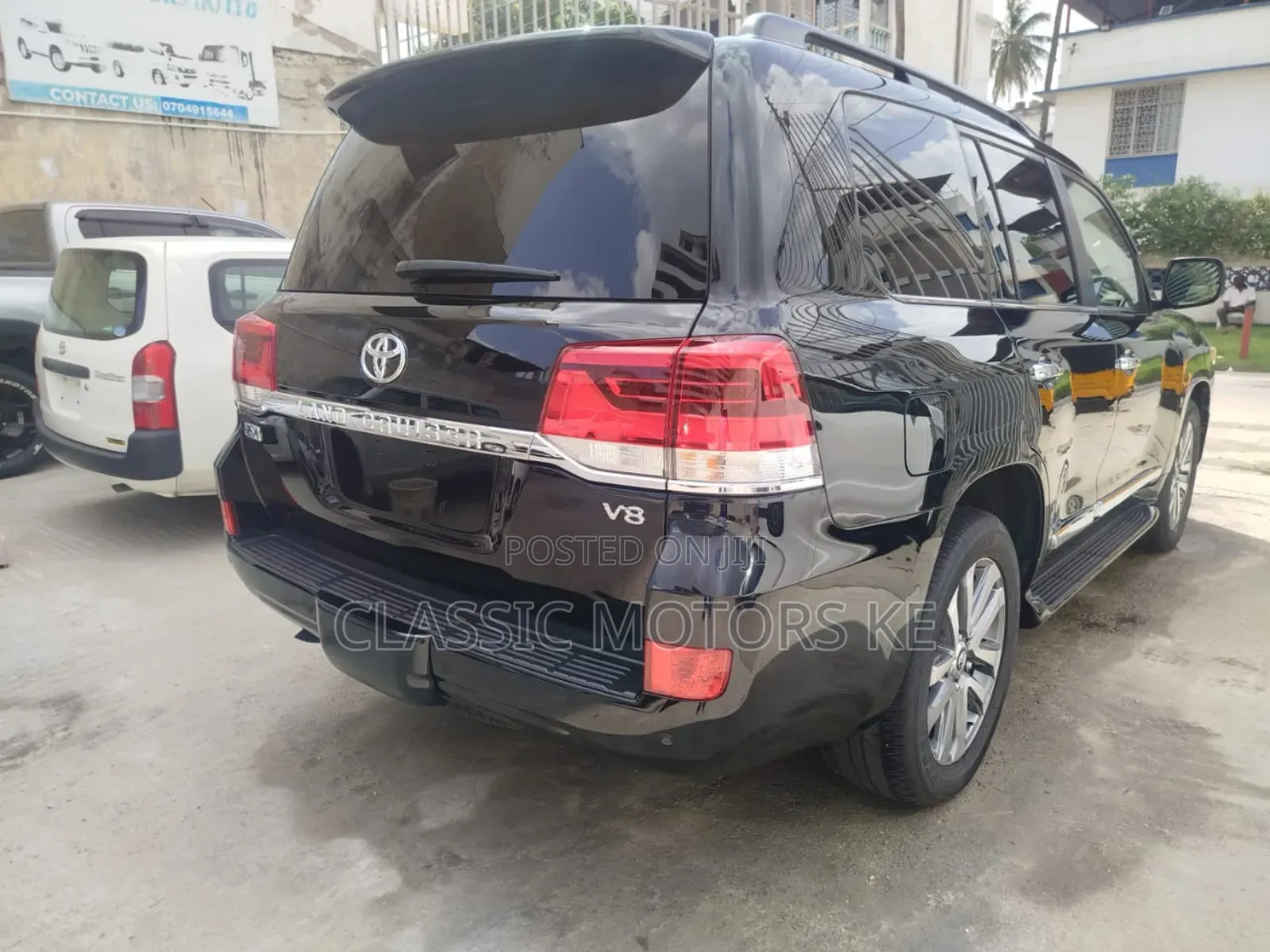 Toyota Land Cruiser 4.6 V8 ZX 2018 Black