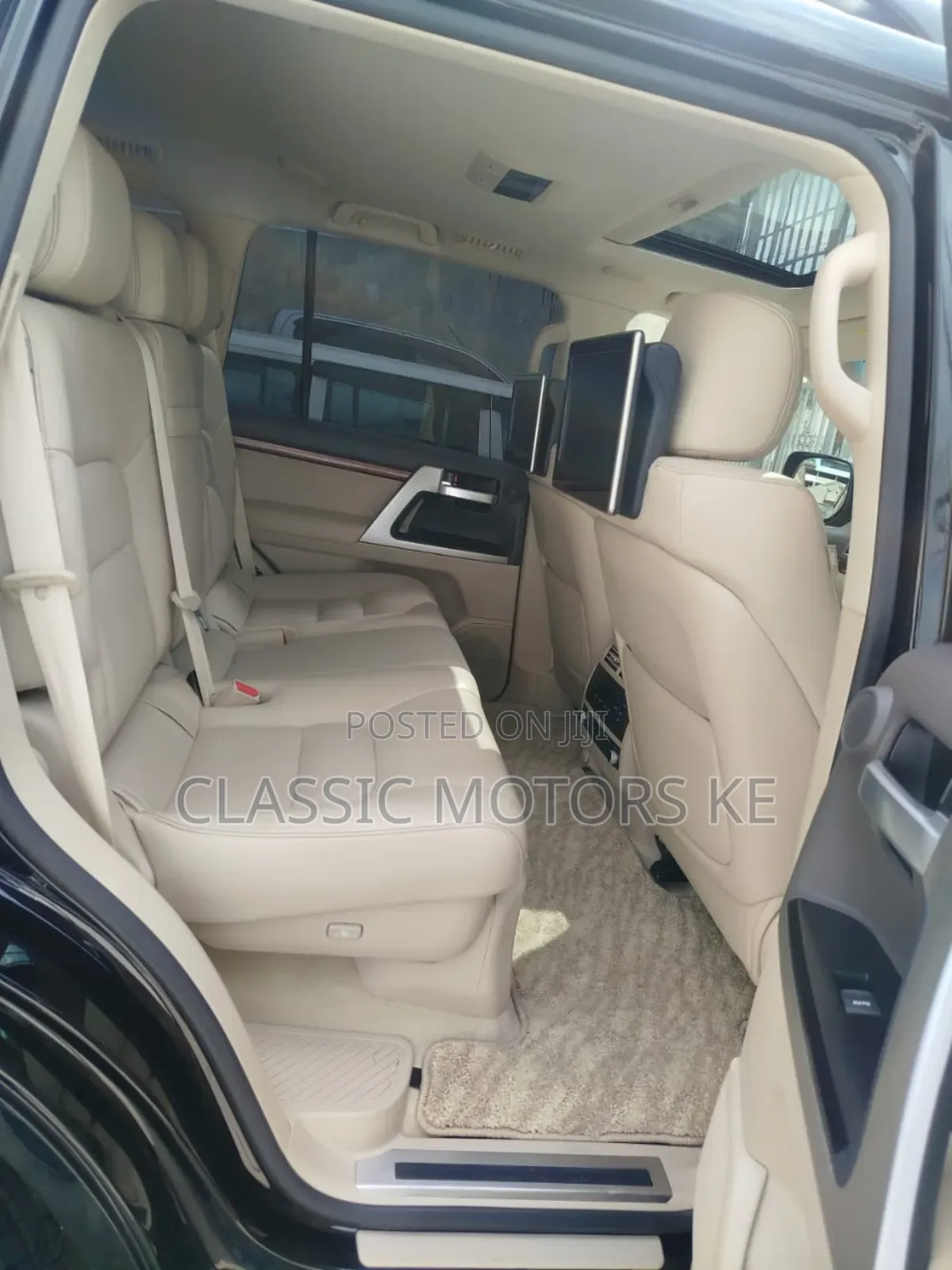 Toyota Land Cruiser 4.6 V8 ZX 2018 Black