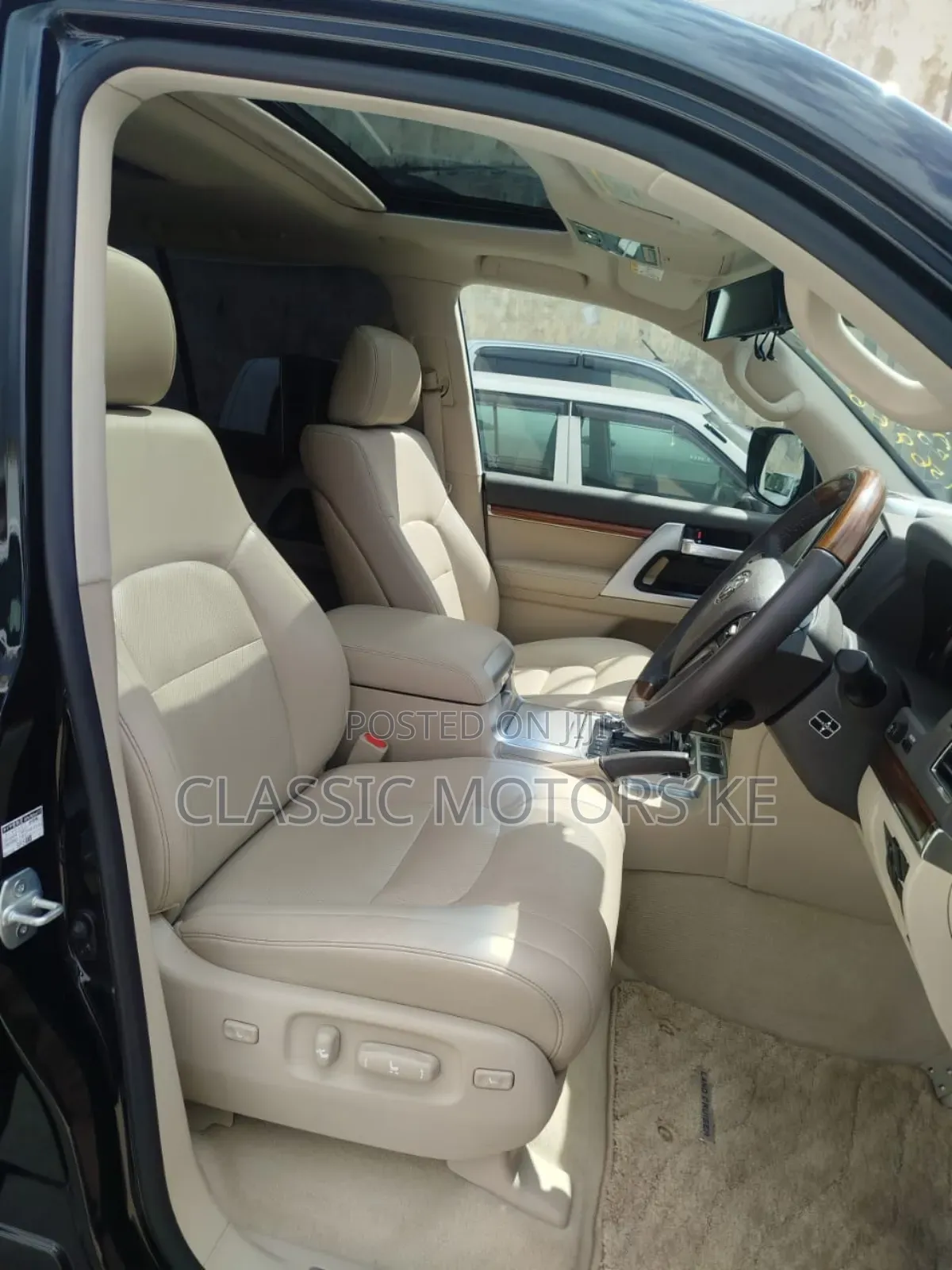 Toyota Land Cruiser 4.6 V8 ZX 2018 Black