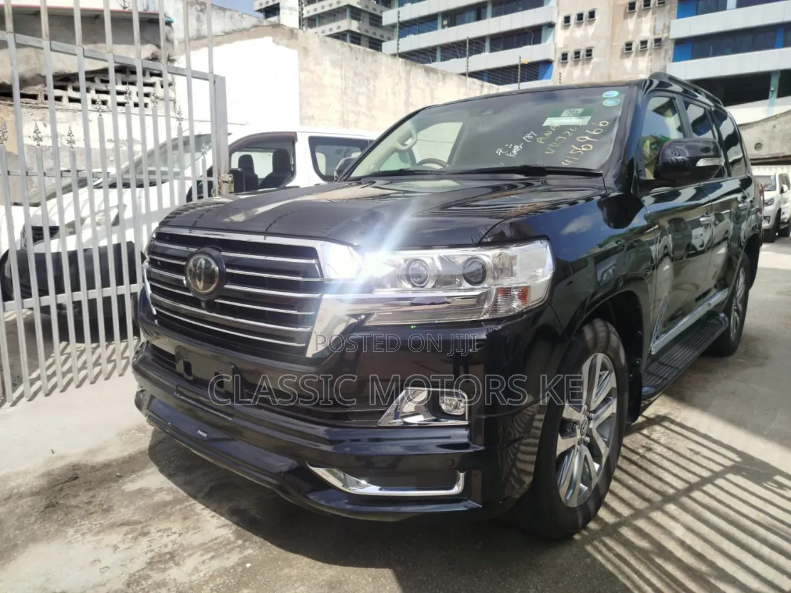 Toyota Land Cruiser 4.6 V8 ZX 2018 Black