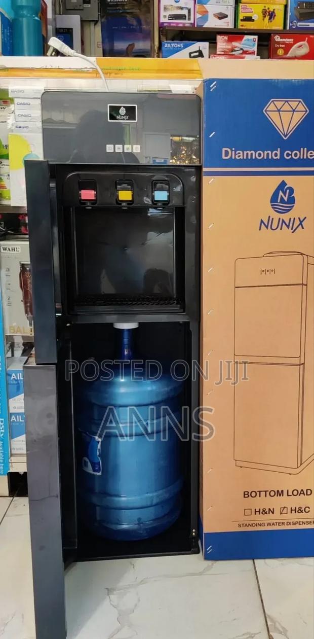 Nunix Z188C Black Bottomload Dispenser
