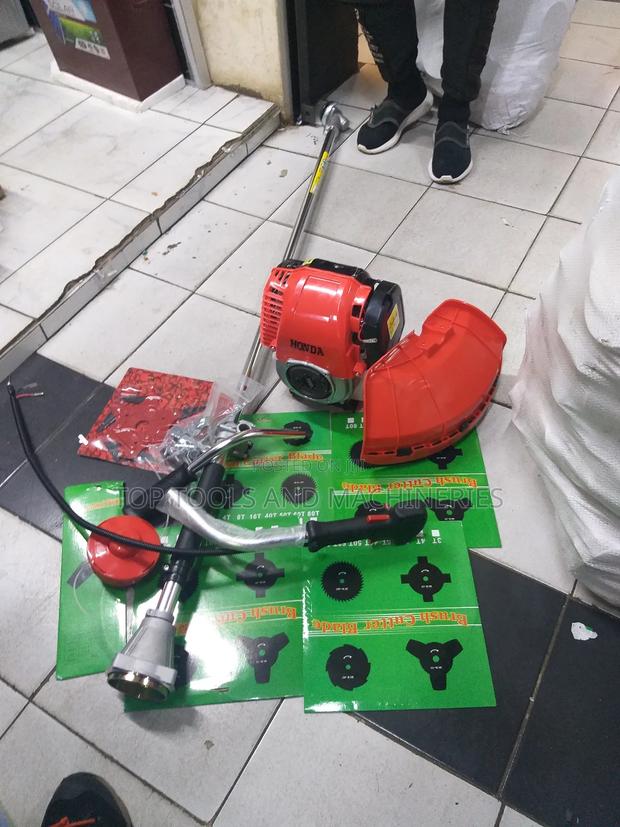 Honda 4 Stroke Petrol Brush Cutter With 7 Blades