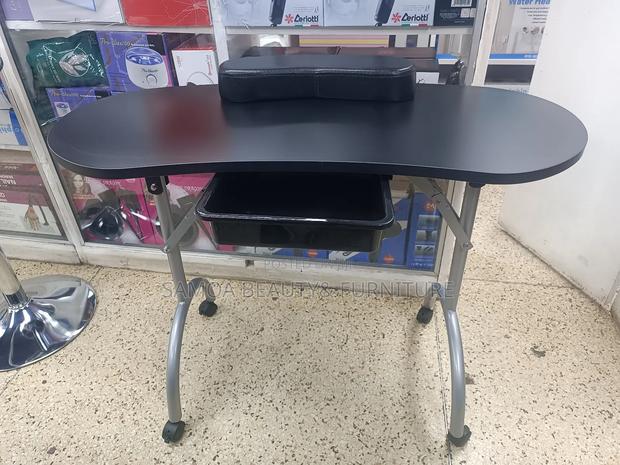 Nail Table