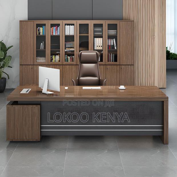 Office Desk: Luxury 1.8 Meter Executive Office Desk