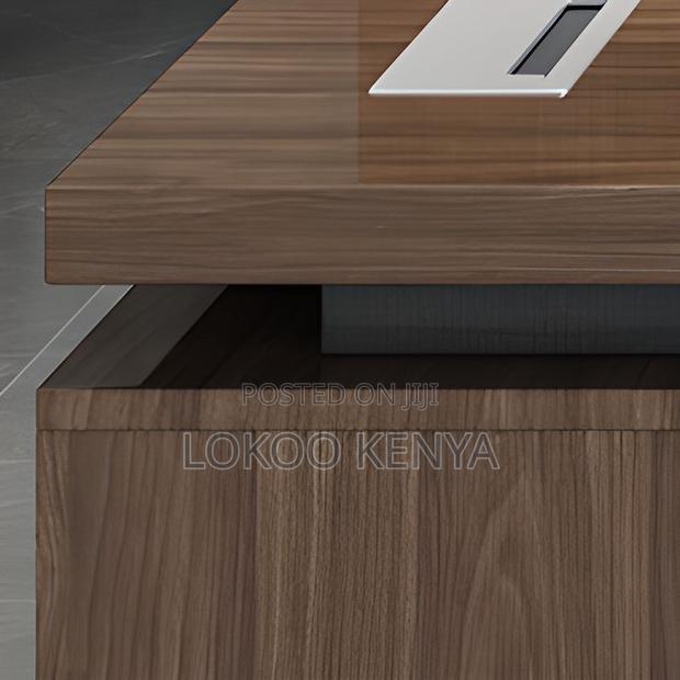 Office Desk: Luxury 1.8 Meter Executive Office Desk - thumbnail 2