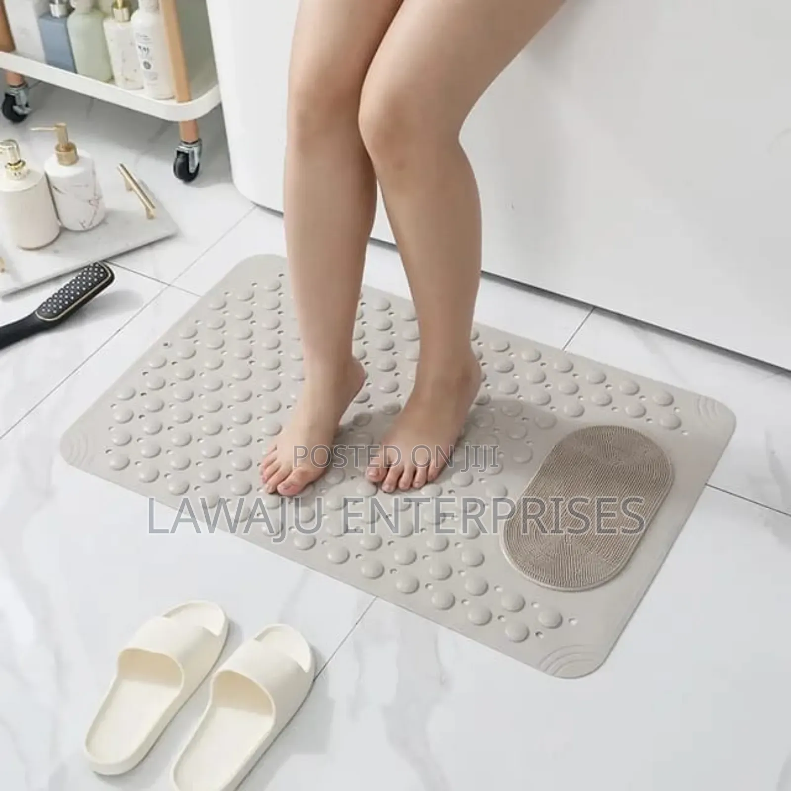 Beige Antislip Bathroom Mat With Foot Scrub