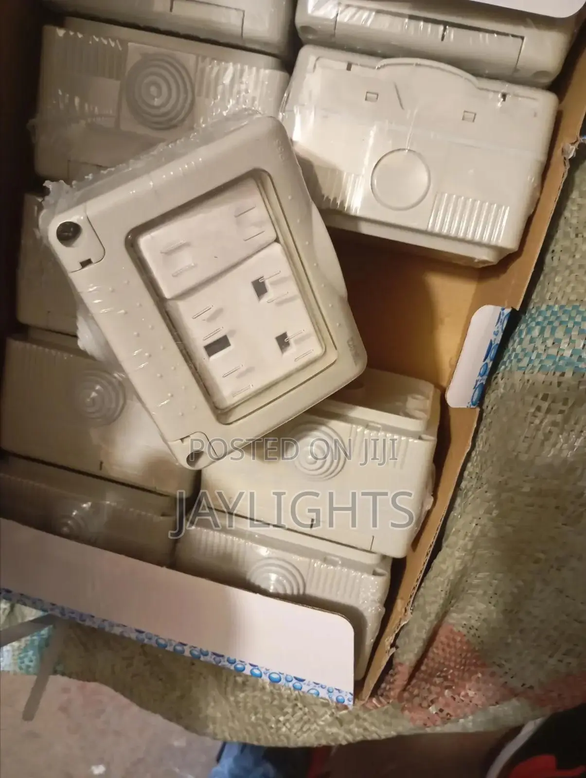 Weatherproof Out Door Switched Socket Single